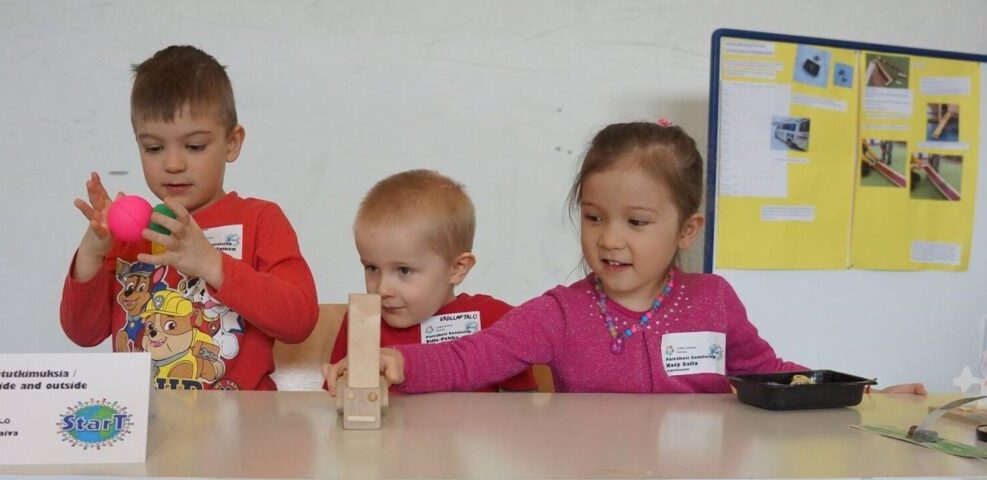 Kuva StarT-festareilta, joissa päiväkoti Satulaiva esittelee projektiaan.