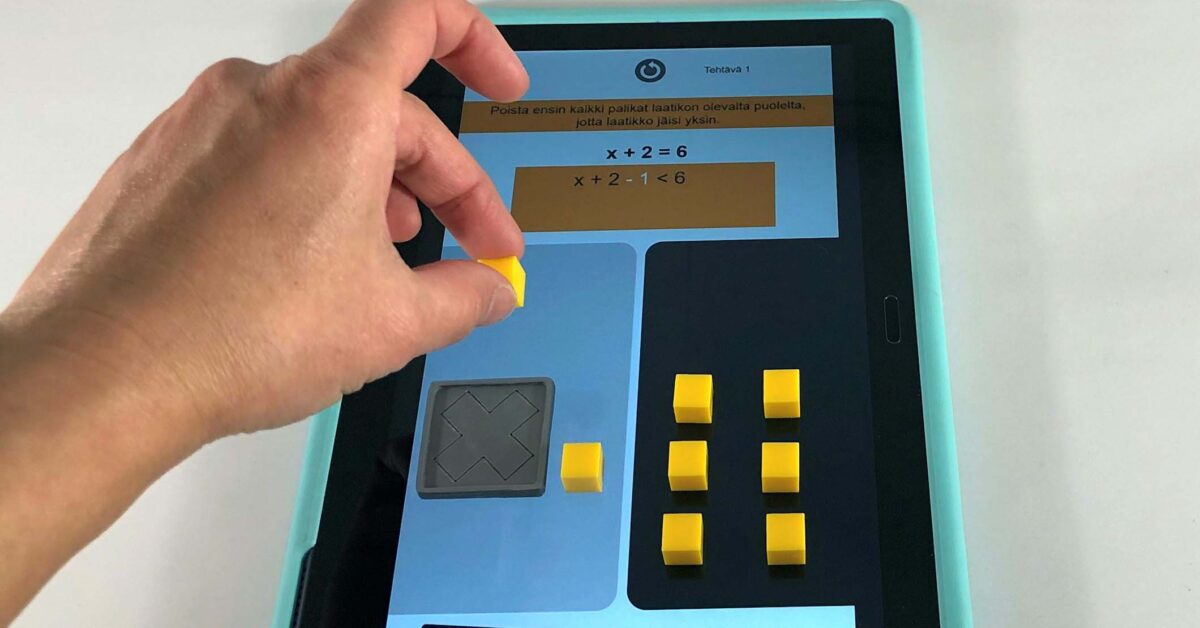 Daranee Lehtosen kehittämä opetusväline tukee yhtälönratkaisua. Opetusvälineen avulla voidaan esimerkiksi demonstroida vaiheittain, miten yhtälö x + 2 = 6 ratkaistaan.