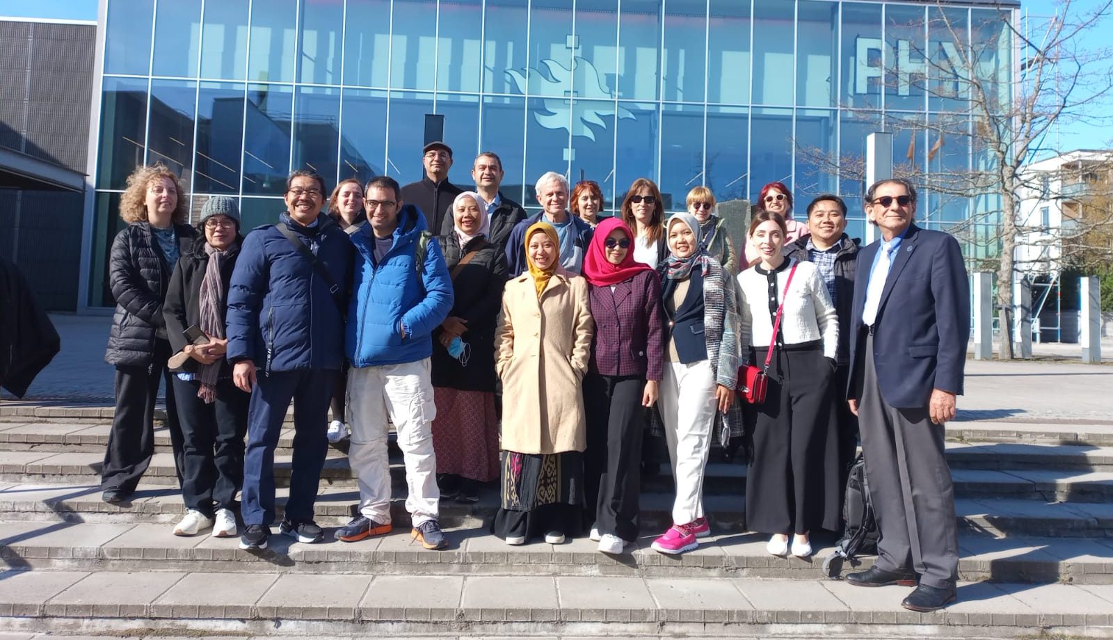 Parikymmentä PRESS-hankkeen opettajankouluttajaa tutustui kestävyyskasvatustoimintaan Helsingin yliopiston LUMA-opettajankoulutuksessa.