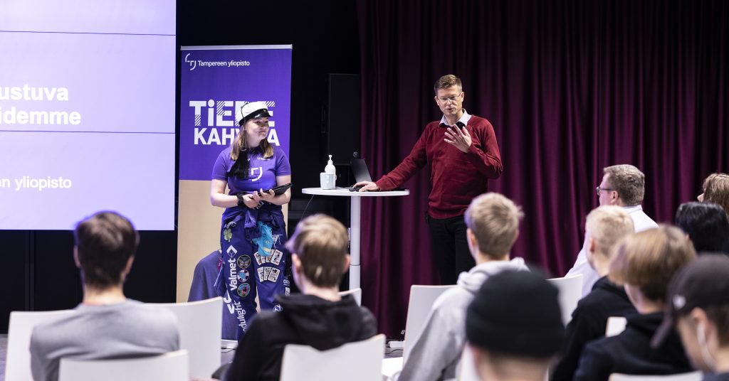 Professori Juha Toivonen.